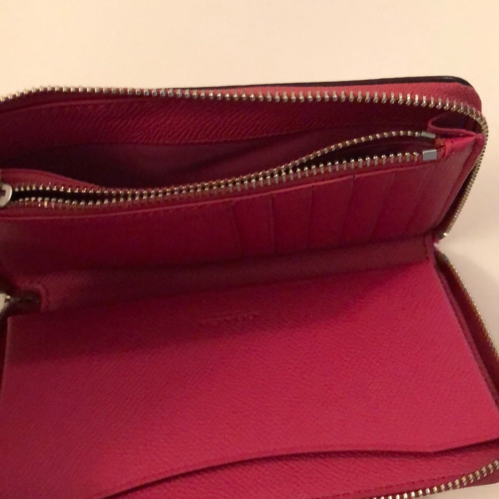 Coach wristlet - Picture 4 of 4